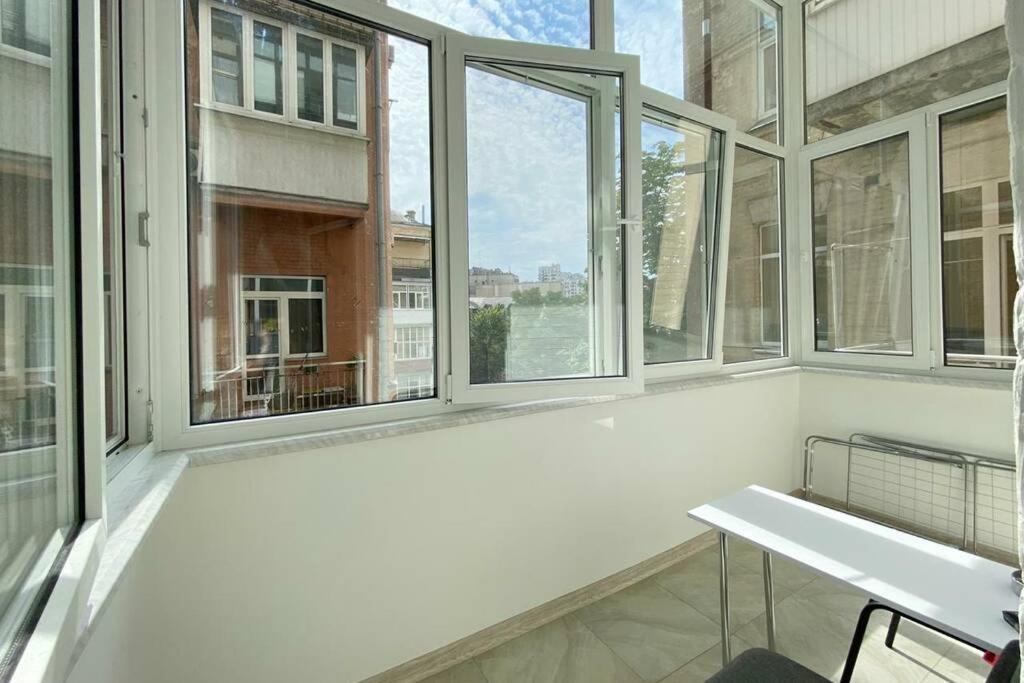 Comfortable Luxury Apartment With 3 Rooms. Center Heart Of Kiev Exterior foto