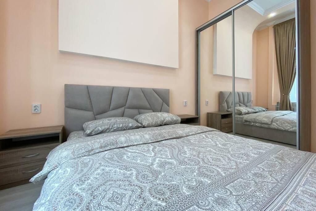 Comfortable Luxury Apartment With 3 Rooms. Center Heart Of Kiev Exterior foto
